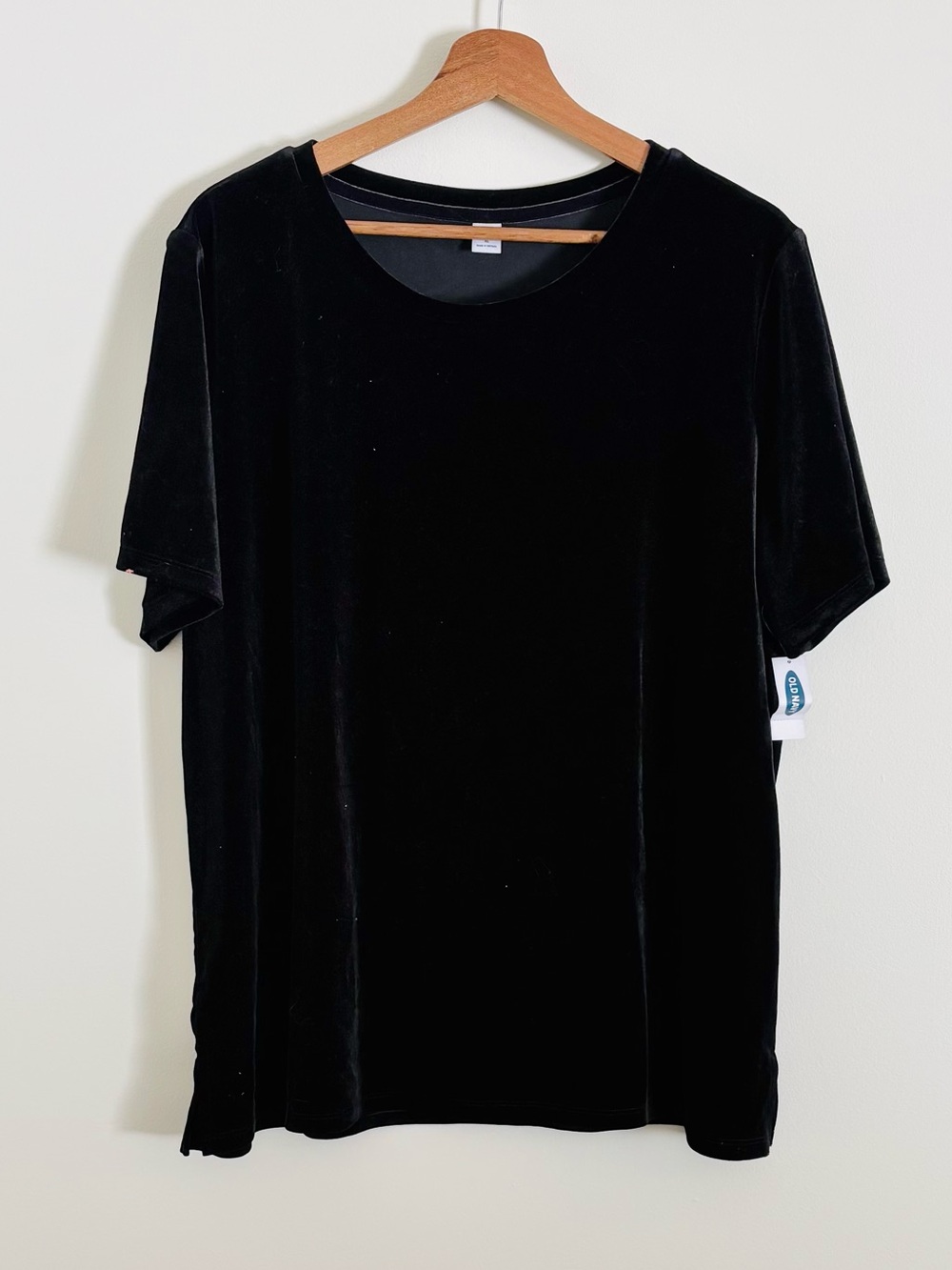 NWT Old Navy Short-Sleeve Velvet Tee in Blackjack